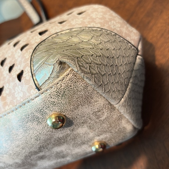 Brangio Satchel Italian leather cut out hearts/rhinestones below gray cream 
NWO - Picture 12 of 17